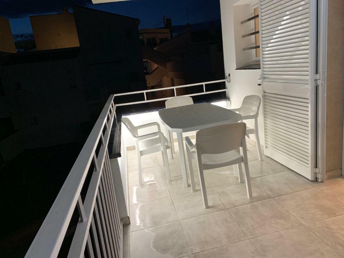 Residencia Platja De Roses Apartman Kültér fotó